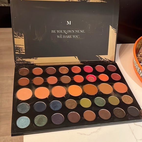 Morphe Large Eyeshadow Palette Dare To Create 39A - Picture 1 of 3